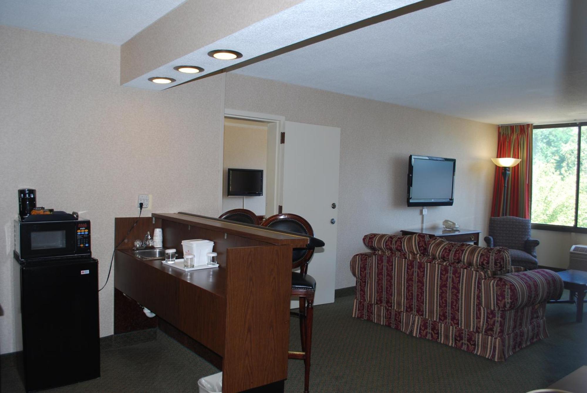Ramada By Wyndham Triangle/Quantico Hotel Szoba fotó